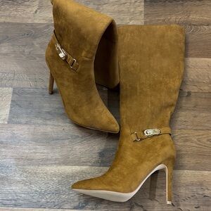 Knee-High Pointed Suede Heeled Boots - Tan